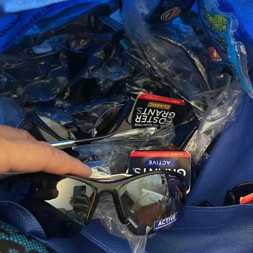 NWT 5 pair mystery box assorted box Foster Grant sunglasses surprise box